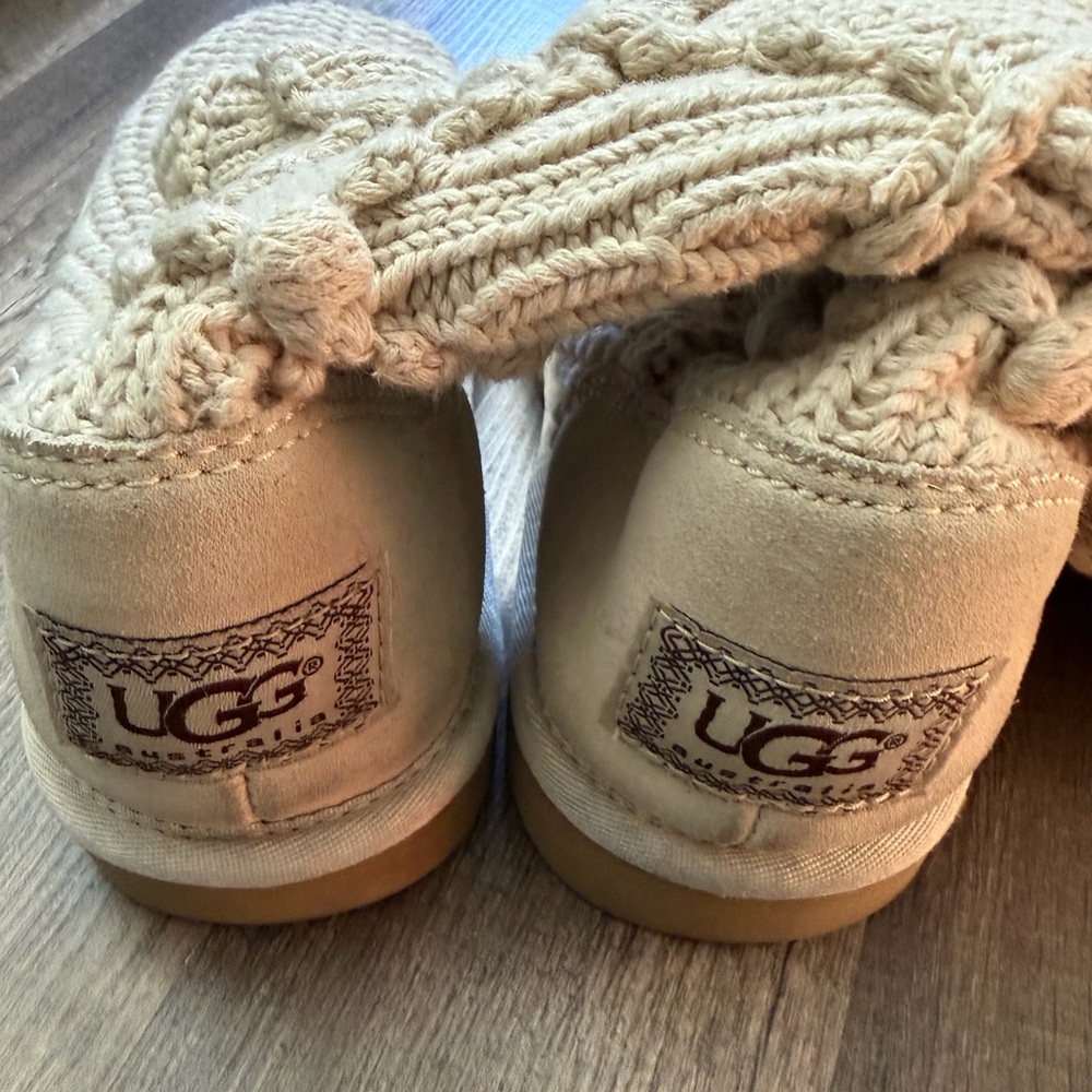 UGG Cream Knit Ankle Booties Fluffy Women’s size 7 - Picture 3 of 5